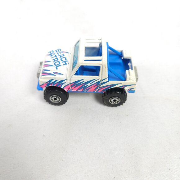 Vintage Die Cast Car Lot Chuck E Cheese Van - Beach Patrol - 57 Chevy Alligator - Picture 9 of 11
